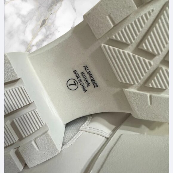 Women’s White Chunky Chelsea Boots – Size 7 Faux Leather Platform Ankle Booties - Picture 3 of 6